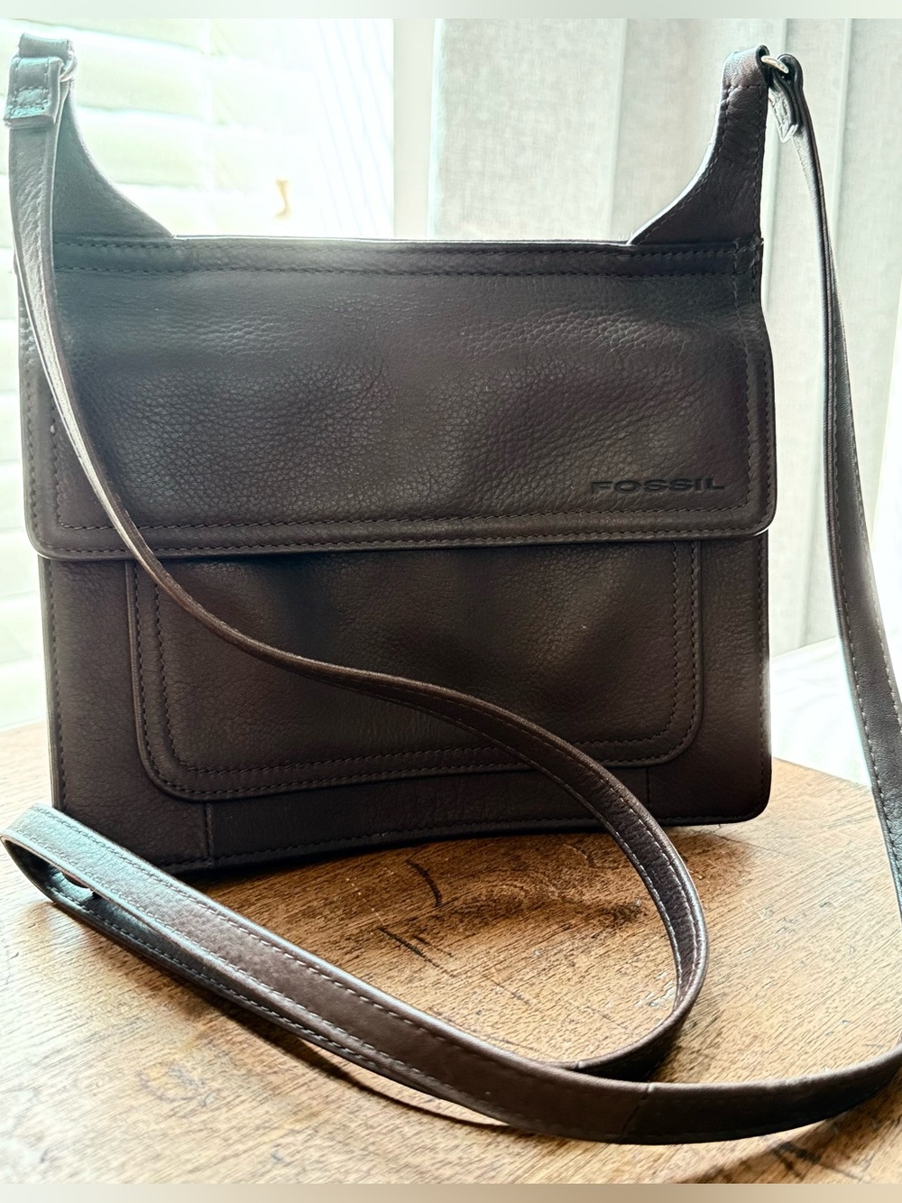 Fossil Dark Brown Pebbled Leather Crossbody Bag Built-In Wallet Organizer Flap